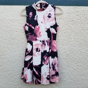 🛍 NWT Forever 21 floral mockneck skater dress